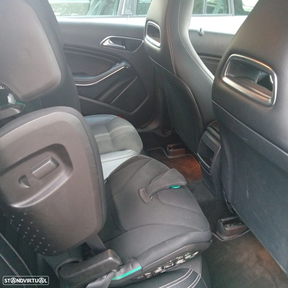 Mercedes-Benz CLA 180 d Shooting Brake Urban - 9