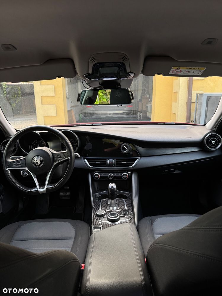 Alfa Romeo Giulia 2.0 Turbo - 10