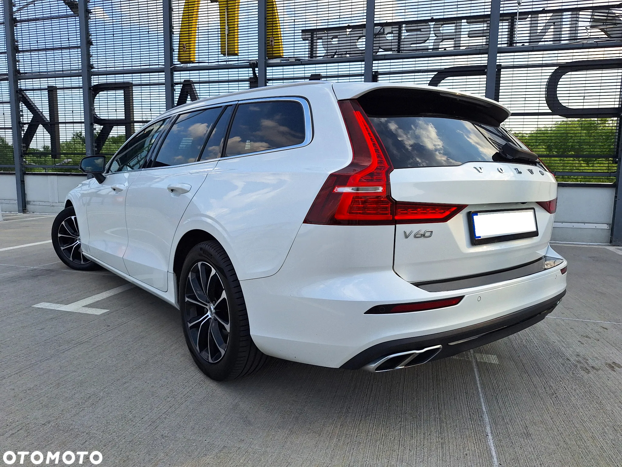 Volvo V60 D4 Momentum Pro - 10