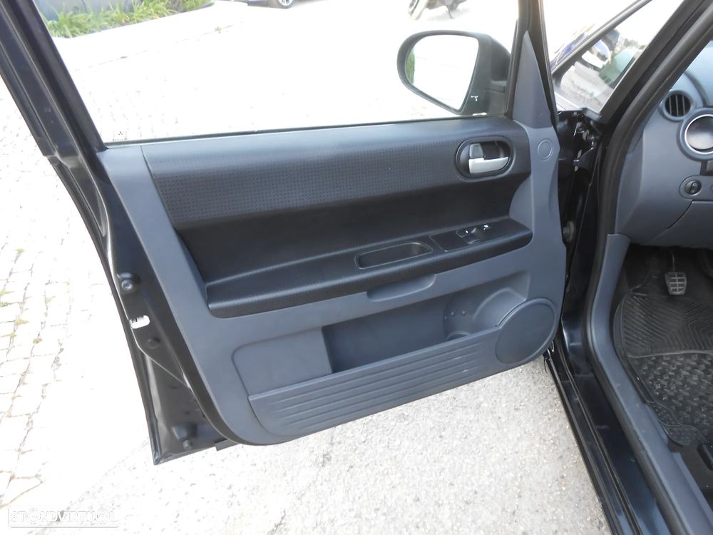 Mitsubishi Colt - 11