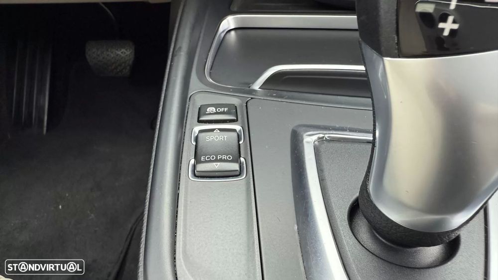 BMW 320 d Aut. Efficient Dynamics Edition Blue Perf. Luxury Line - 36