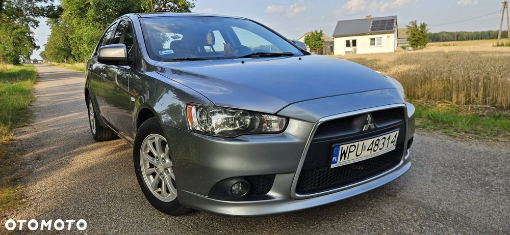 Mitsubishi Lancer 1.6 Invite - 1