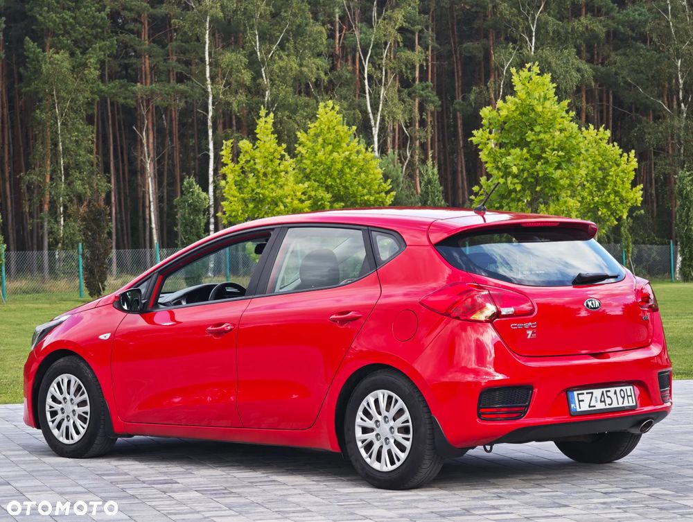 Kia Ceed 1.6 CRDi L Business Line DCT - 17