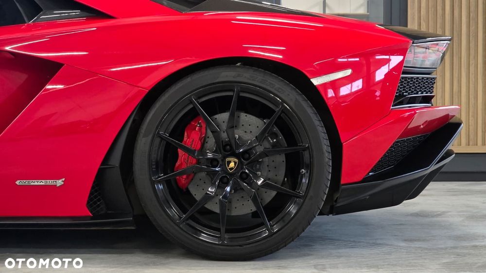Lamborghini Aventador - 13