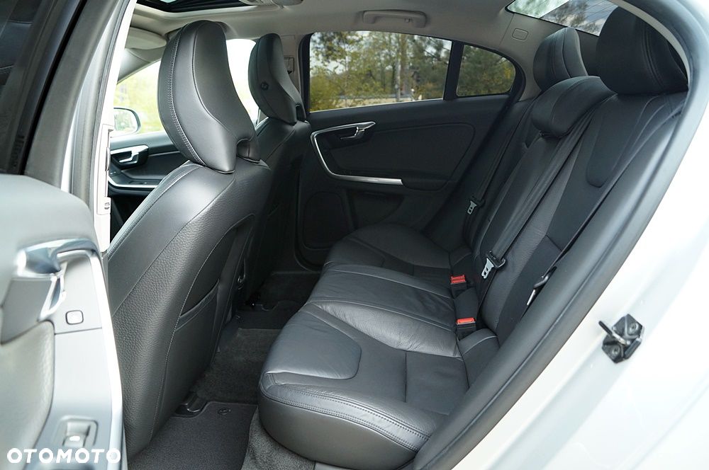 Volvo S60 D5 Summum - 27