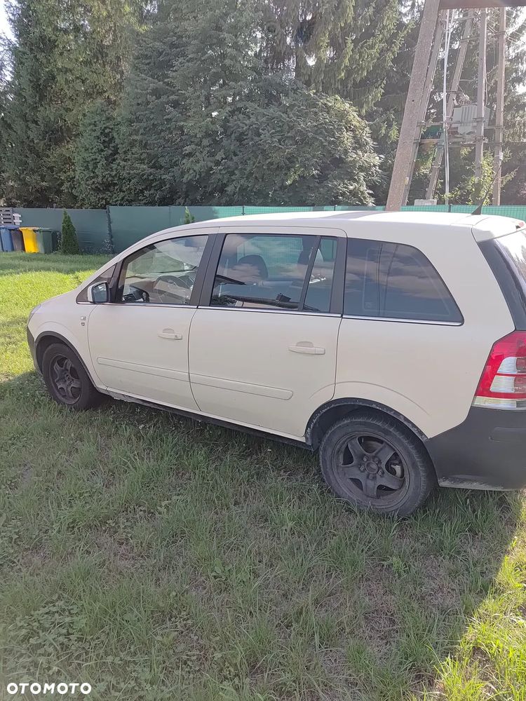 Opel Zafira - 4