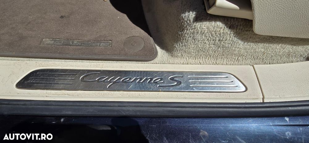 Porsche Cayenne - 7