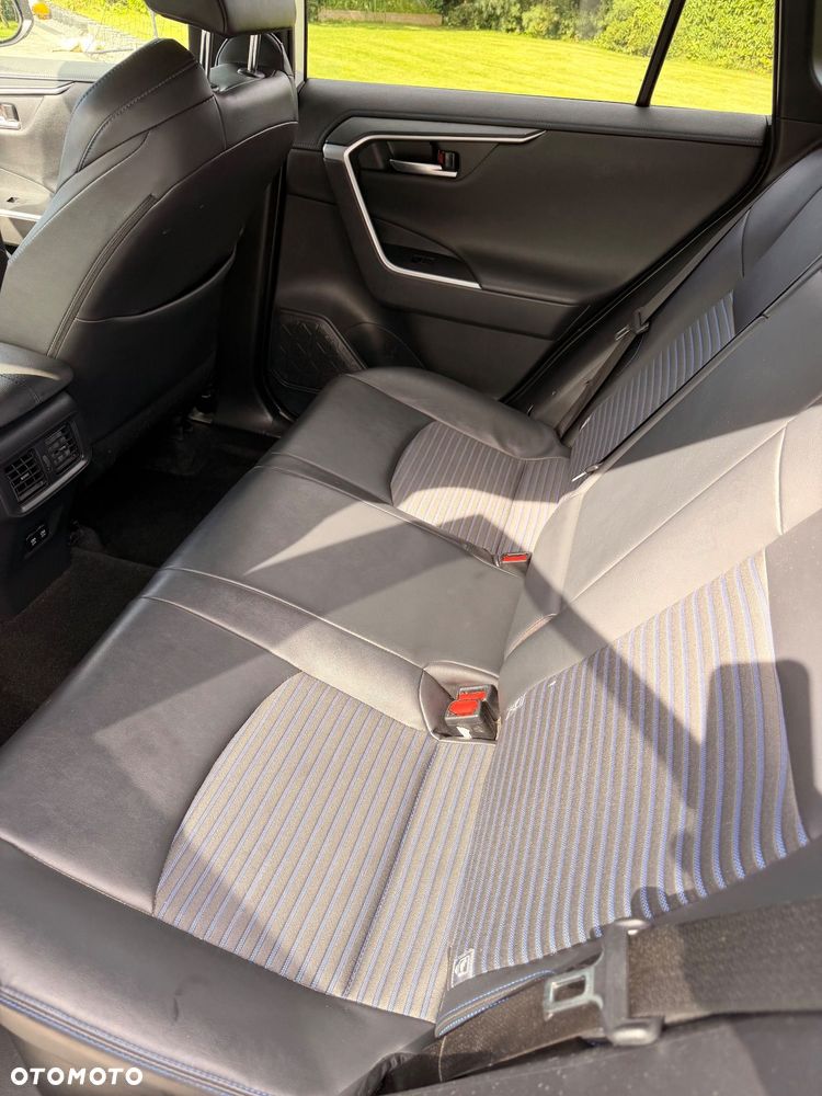 Toyota RAV4 - 9