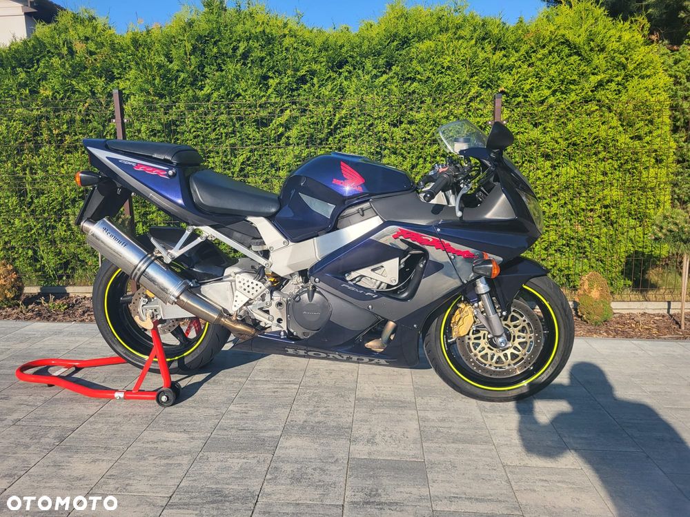 Honda CBR - 3