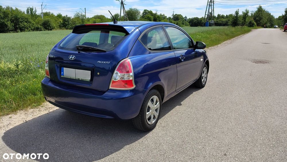 Hyundai Accent - 6