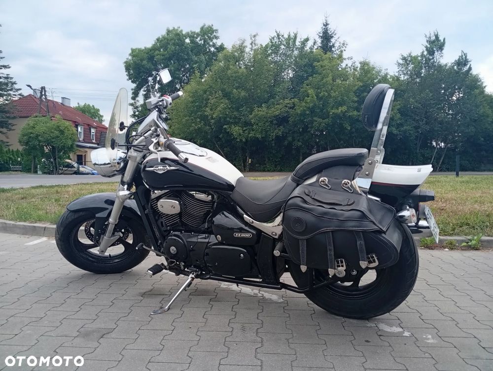 Suzuki Intruder - 1