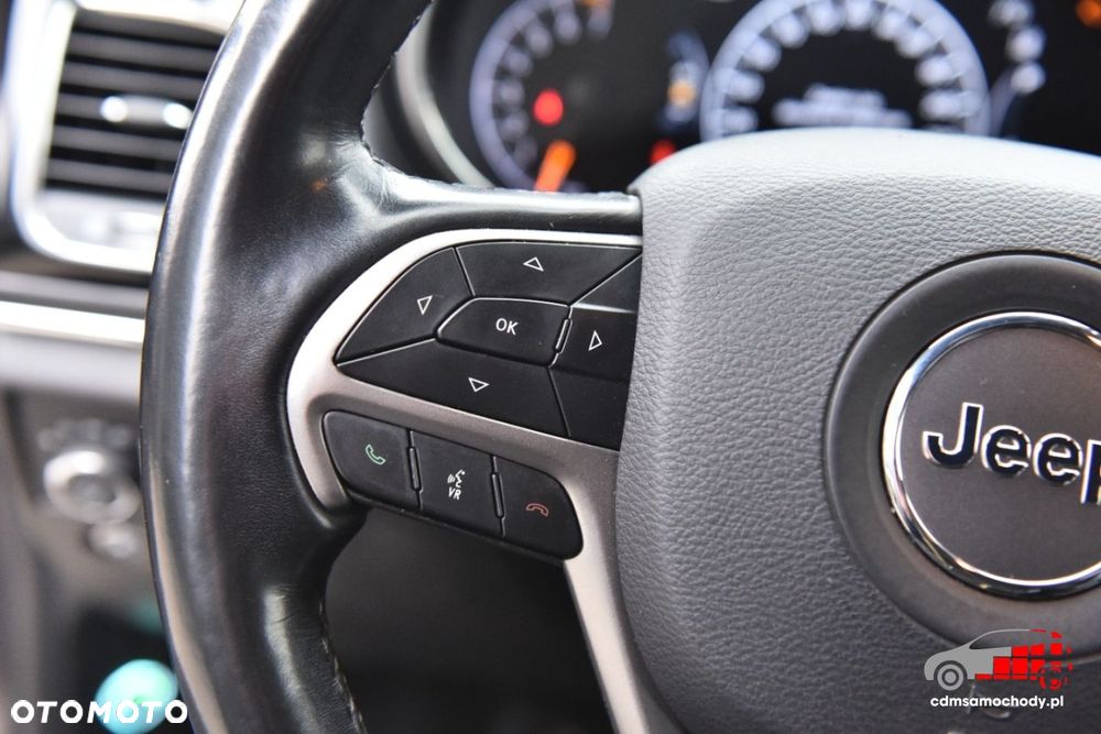 Jeep Grand Cherokee - 31