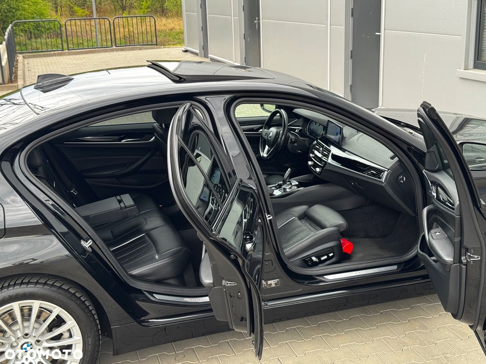 BMW Seria 5 520d Sport Line - 28