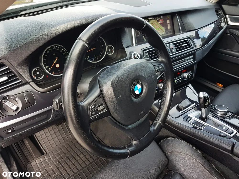BMW Seria 5 518d Touring Luxury Line - 11