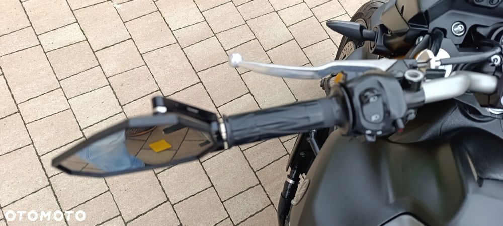 Yamaha FZ8 - 13