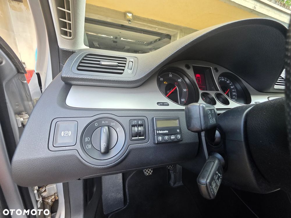 Volkswagen Passat 2.0 TDI DPF Sportline - 15