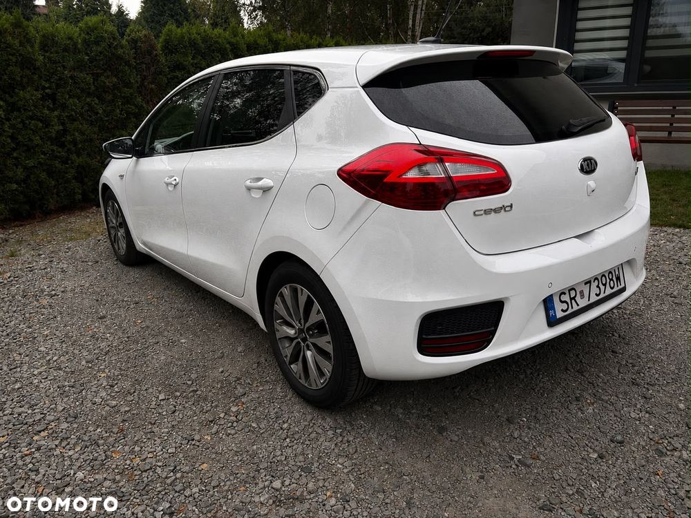 Kia Ceed 1.6 GDI L Business Line - 4