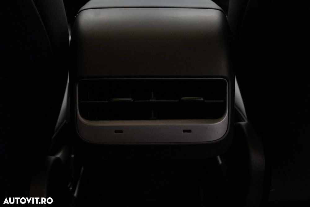 Tesla Model 3 Performance - 18