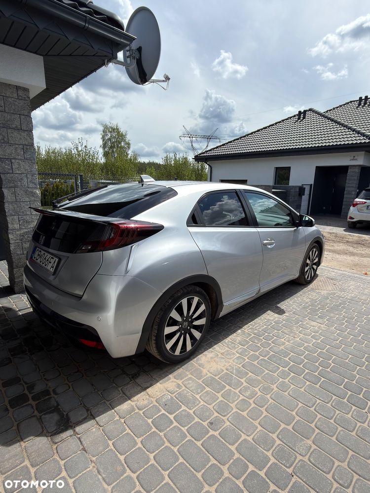 Honda Civic 1.8 Lifestyle (Honda Connect+) - 3