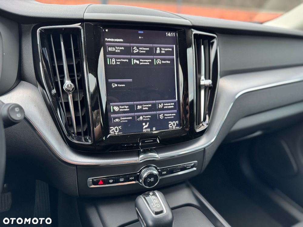 Volvo XC 60 T5 AWD Momentum Pro - 28