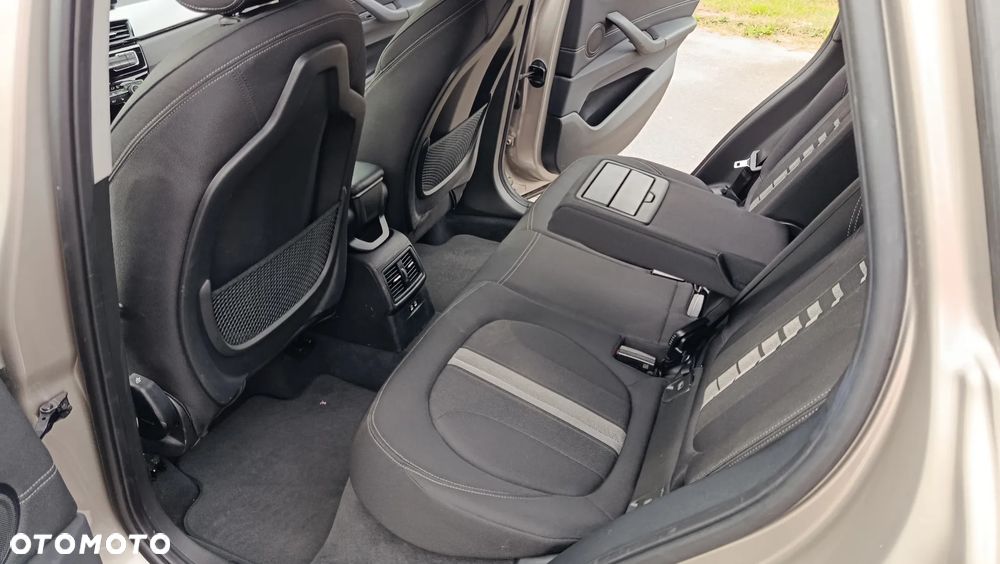 BMW X1 xDrive25e Advantage - 6