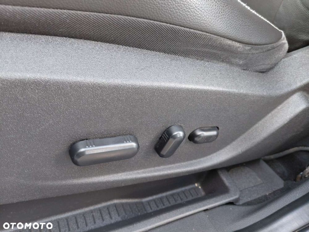 Ford Kuga - 15