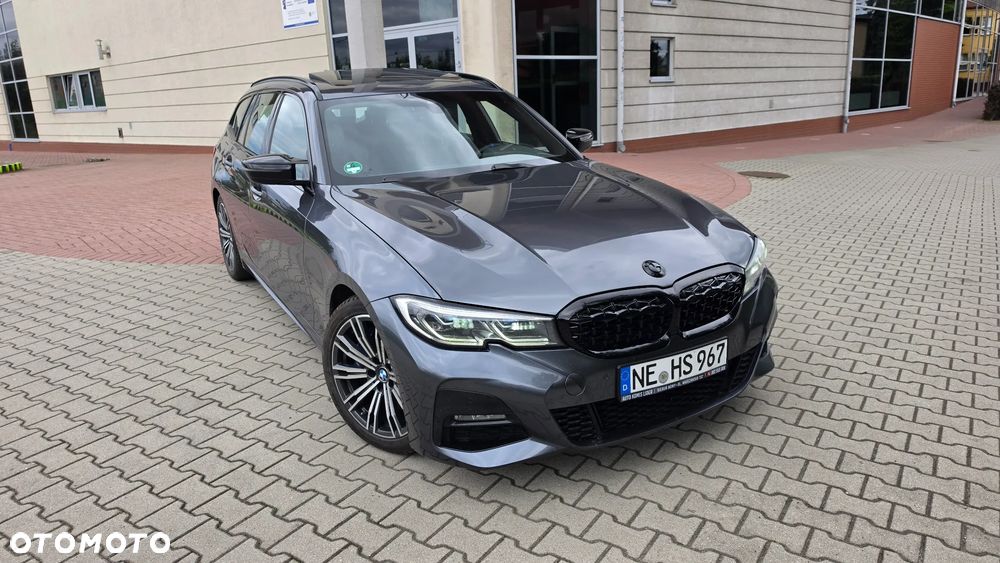 BMW Seria 3 330e M Sport - 34