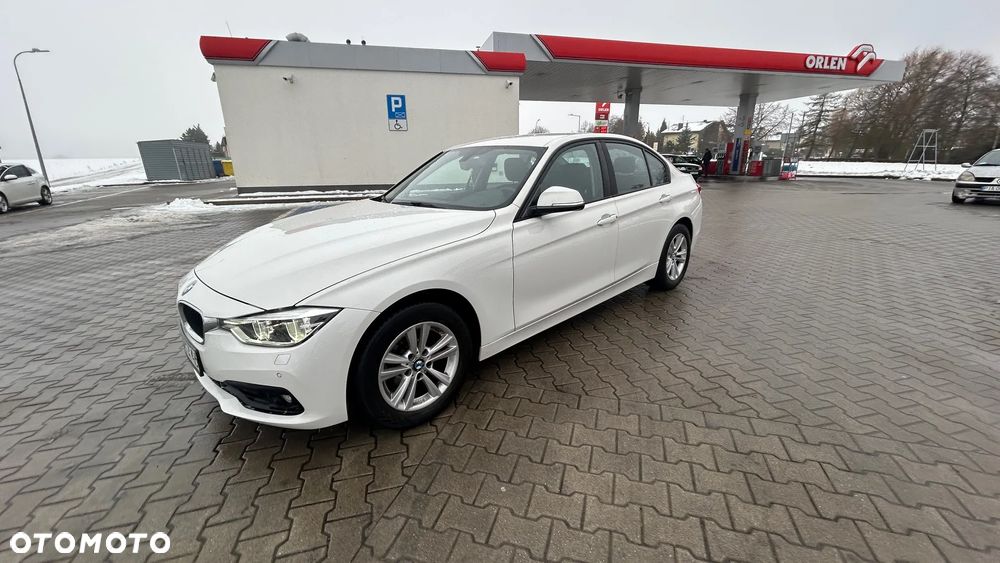 BMW Seria 3 318i - 1