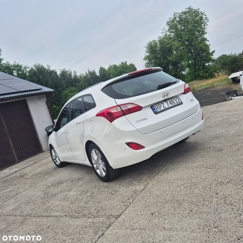 Hyundai i30 blue Kombi 1.4 Classic Navigation - 6