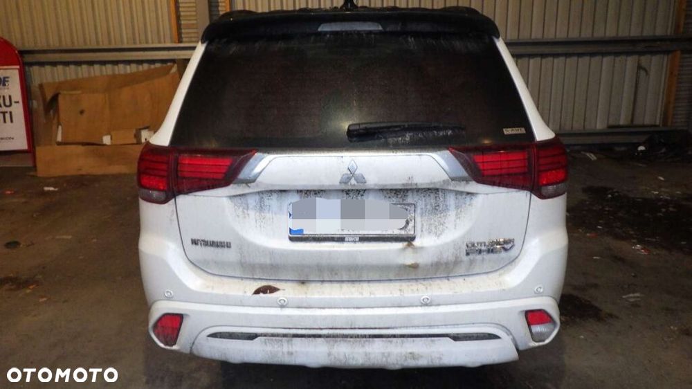Mitsubishi Outlander Intense + - 5