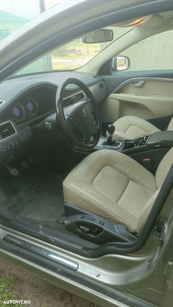 Volvo V70 2.4D Summum - 3