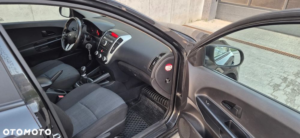 Kia Ceed - 6