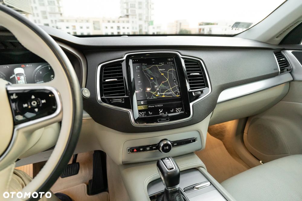 Volvo XC 90 D5 AWD Momentum - 30