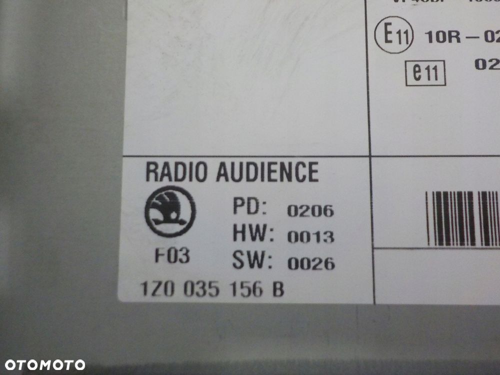 SKODA OCTAVIA II RADIO AUDIENCE 1Z0035156B - 2
