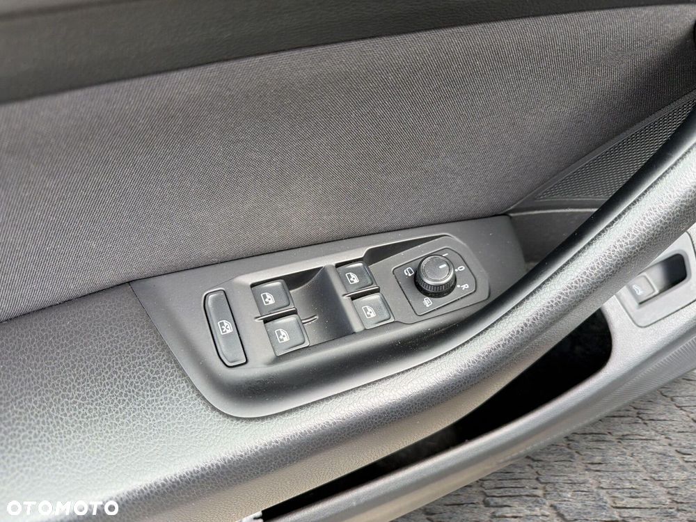 Volkswagen Passat - 20