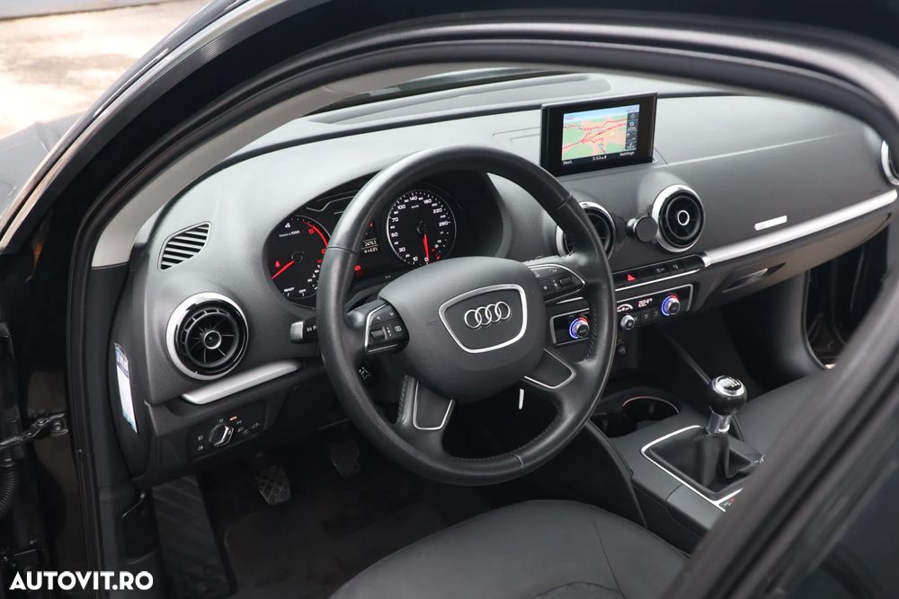 Audi A3 1.6 TDI ack (clean diesel) S line Sportpaket - 7