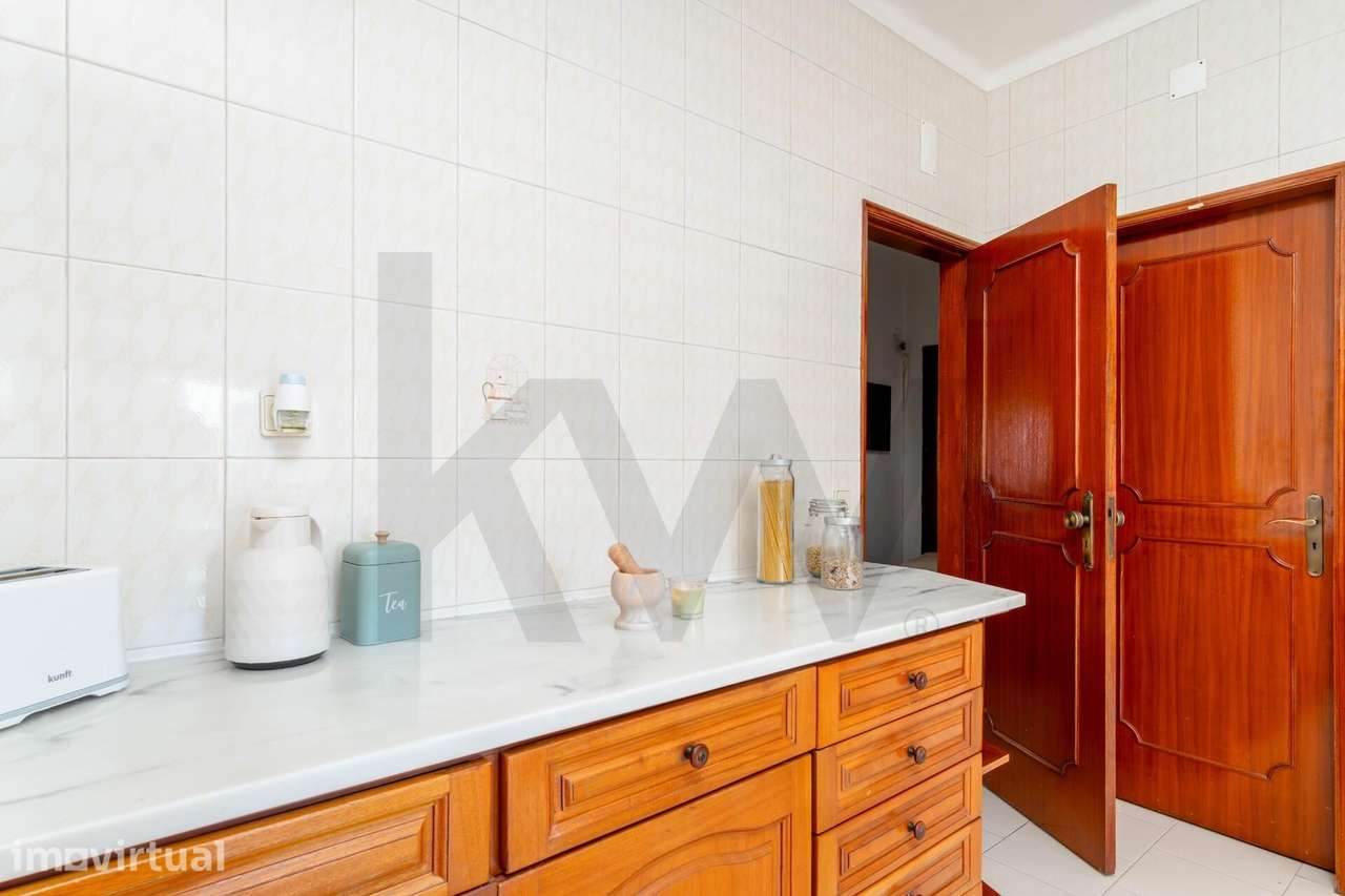 Apartamento T2 com Excelente Potencial, Prédio com 2 Elevadores ,  no - Grande imagem: 5/24