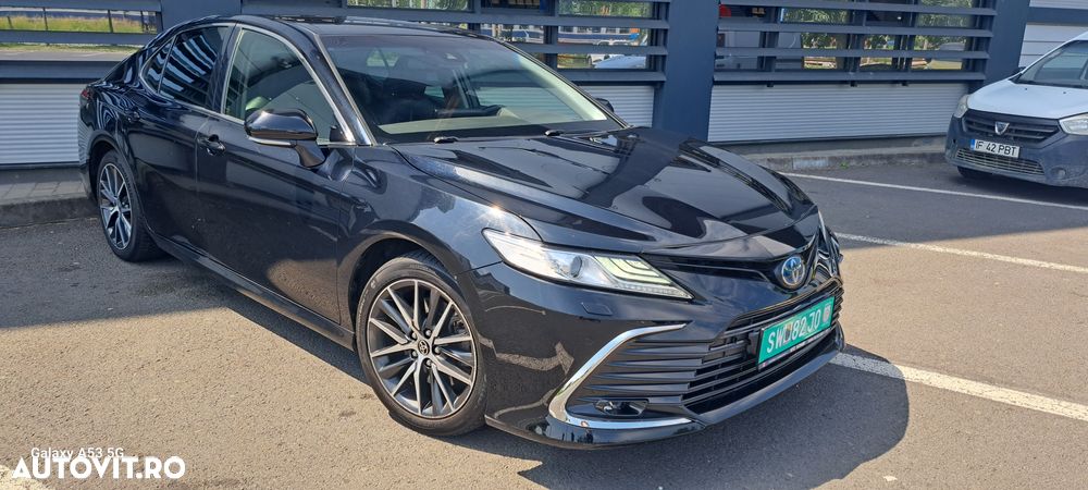 Toyota Camry Luxury - 14
