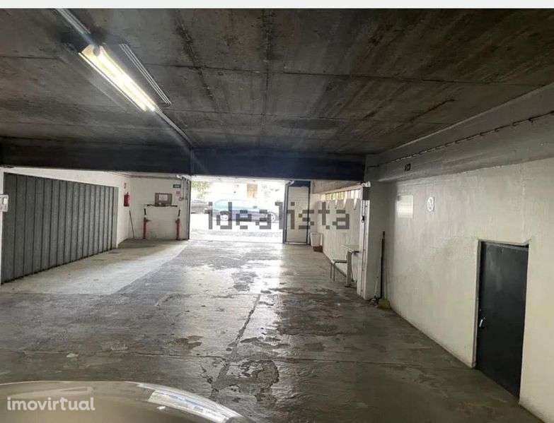 Lugar de garagem para mota Algés, Lisboa - Grande imagem: 3/4