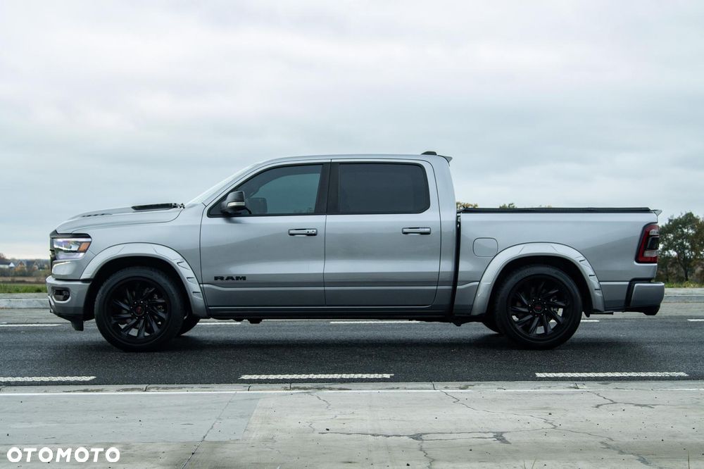 RAM 1500 5.7 Crew Cab Shortbed Laramie Black - 17