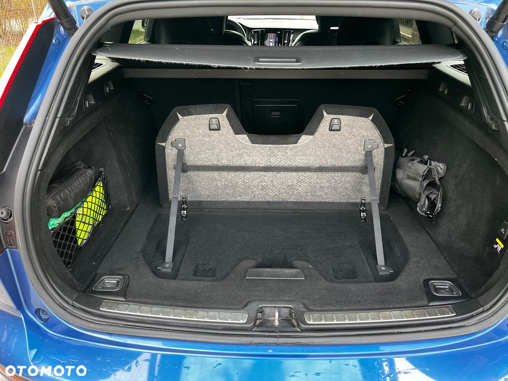 Volvo V60 T8 AWD Twin Engine Geartronic R-Design - 29