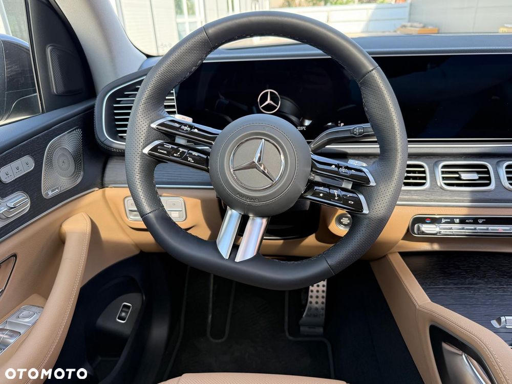 Mercedes-Benz GLS - 16