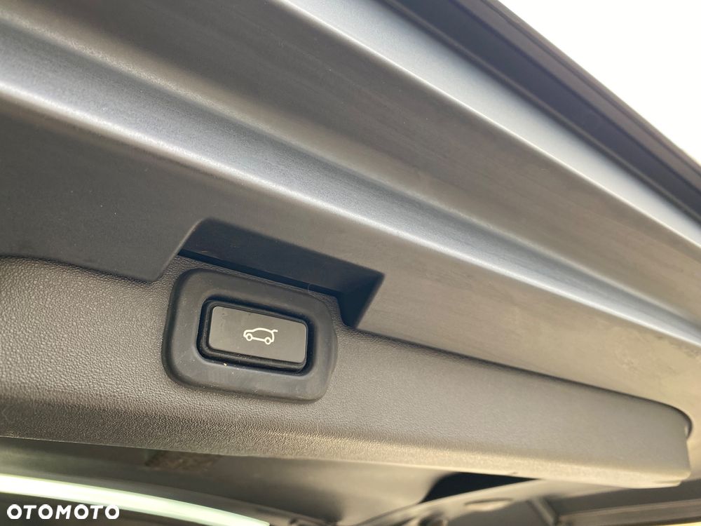 Land Rover Discovery V 2.0 P300 - 35