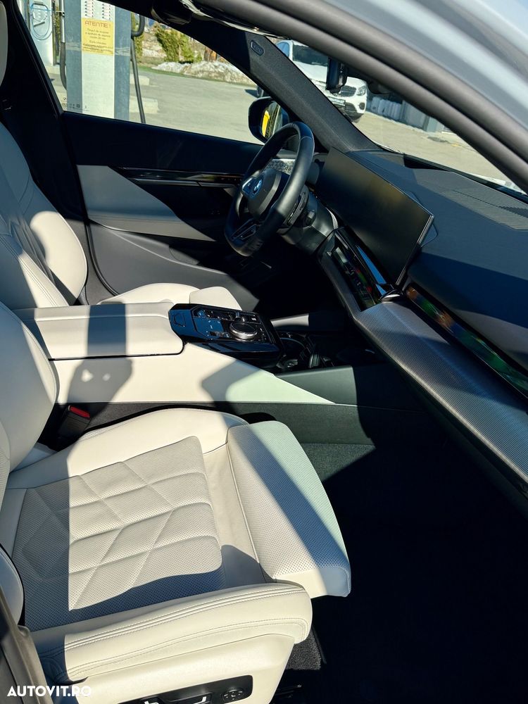 BMW Seria 5 550e xDrive AT PHEV - 8