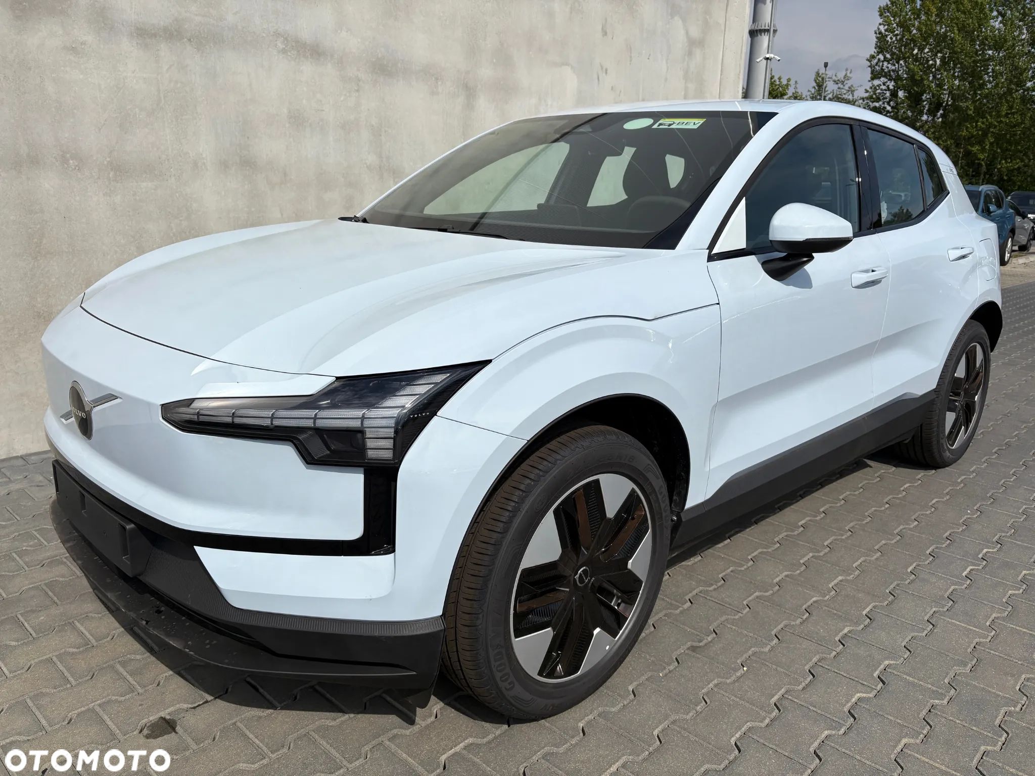 Volvo EX30 69kWh Single Motor Long Range Core - 1