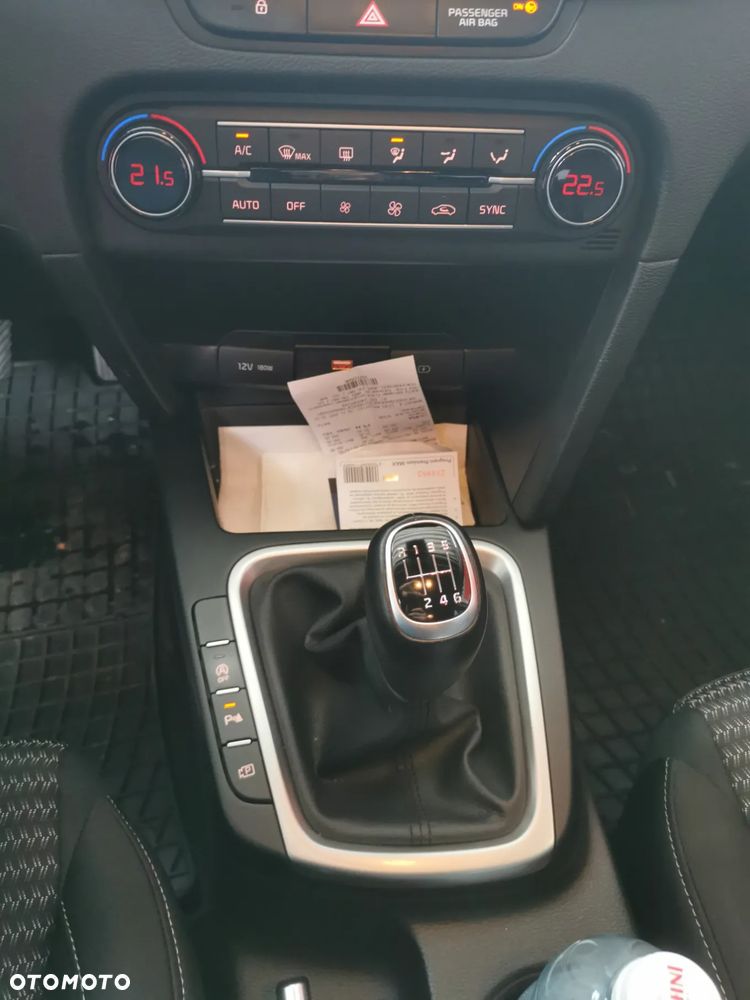 Kia Ceed 1.5 T-GDI M - 11