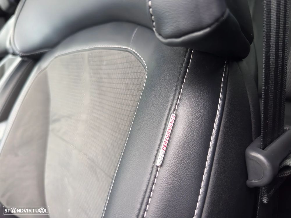 Ford Mustang Mach-E AWD GT - 22