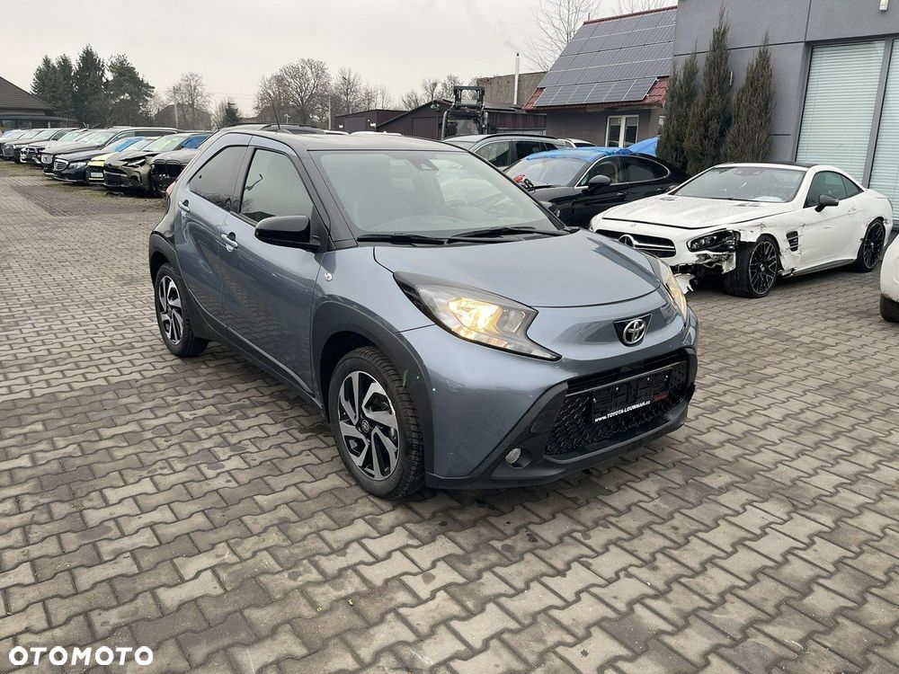 Toyota Aygo X 1.0 VVT-i Selection CVT - 2