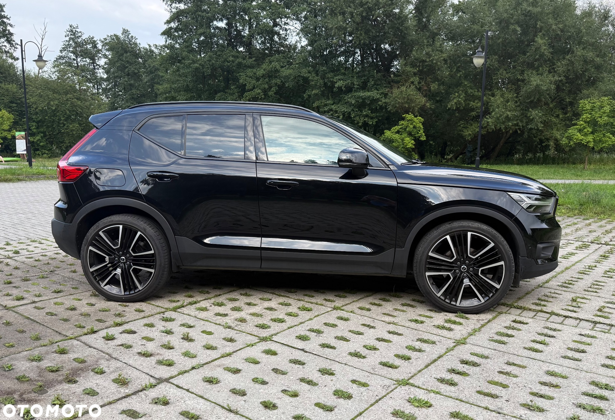 Volvo XC 40 B5 B AWD Geartronic RDesign - 4