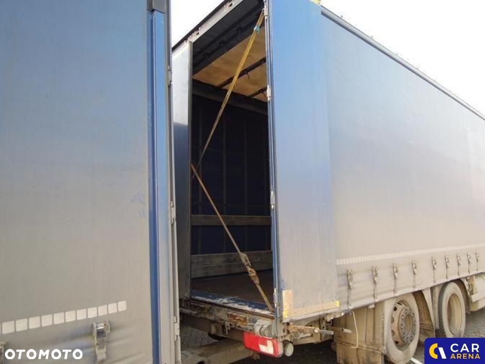 DAF XF - 28